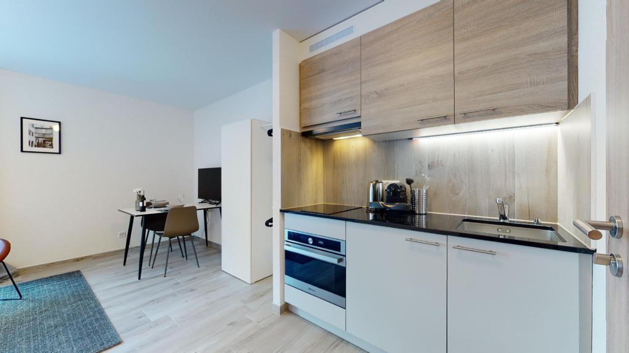 Nonanteneuf Appart Hotel Aigle - Contactless Check-In Экстерьер фото